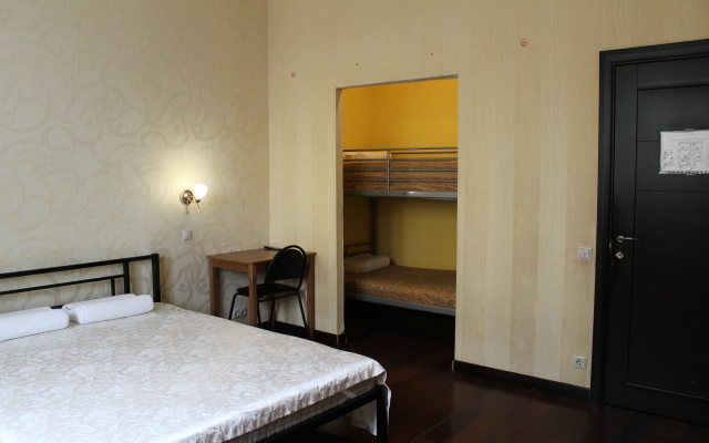 Avgust Kurskij Guesthouse
