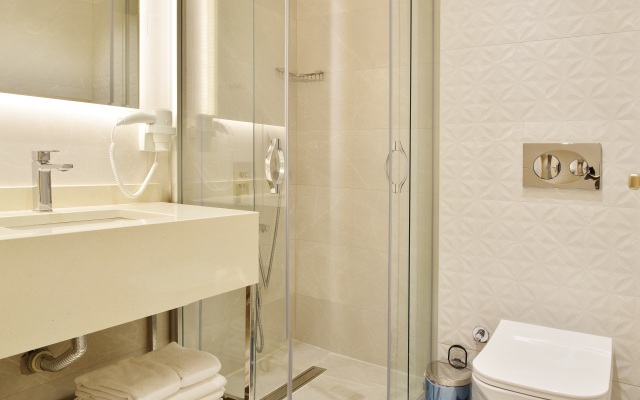 Celine Taxim Hotel
