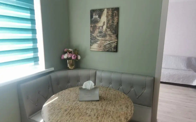 Квартира Десятинная 13