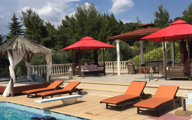 Villa Askamnia Resort