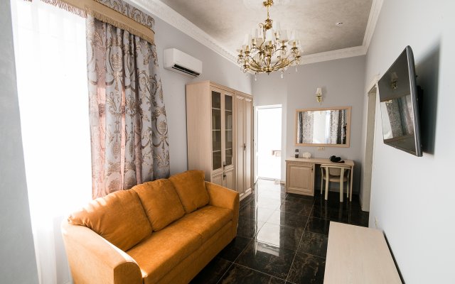 Goluboe Ozero Hotel