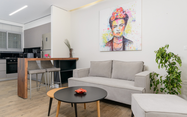 Design & Veranda Near Old City By Feelhome Apartments