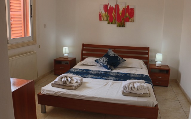 Beach Front Marina Sunrise Villa