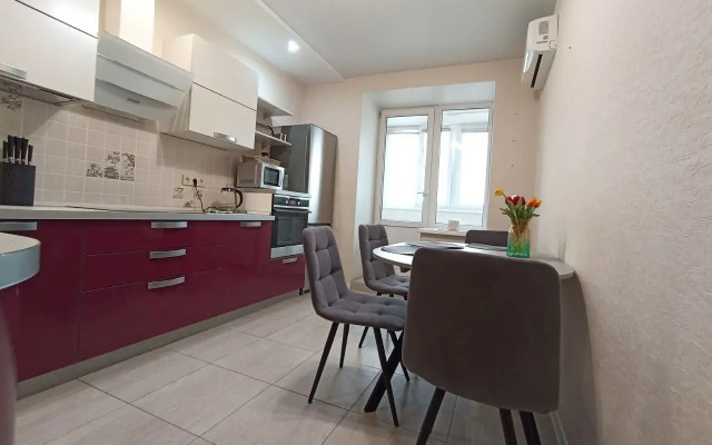 Na bulvare 30- letiya Pobedy Flat