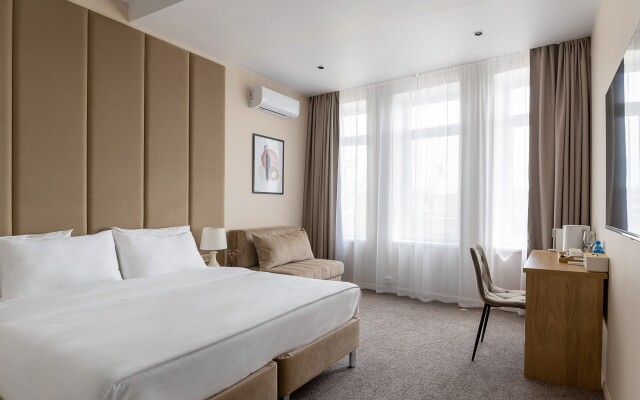 Kinney Sea View Hotel