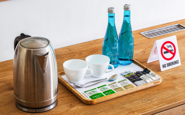 Отель Grand Nur