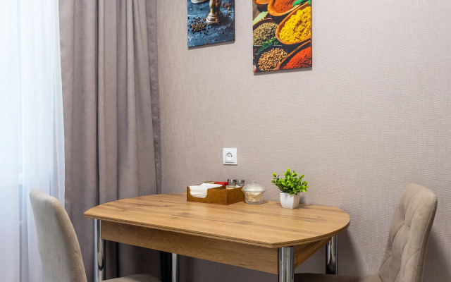 Na Ulitse Nadezhdy Suslovoy, 13 Flat