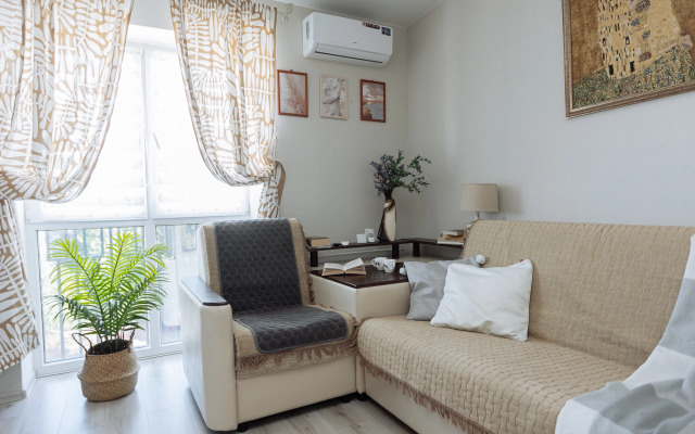 U Samogo Sinego Morya Flat