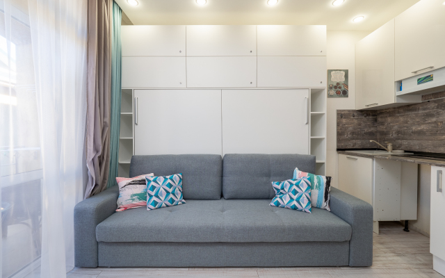 U Morya S Basseinom v ZhK Solnechnyij apt36 Apartment