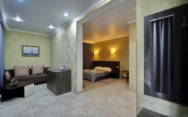 Rich House Hotel