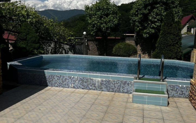 Na Ulitse Batayskoy 10a Private house