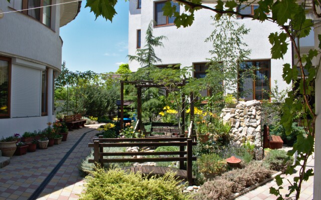 Svetoch Guest House