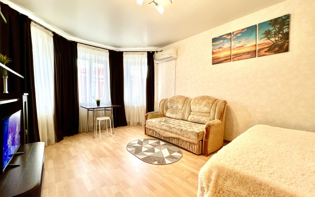 Уютные Апартаменты в Центре Города рядом с пл. Куйбышева (ул. Галактионовская 106А)