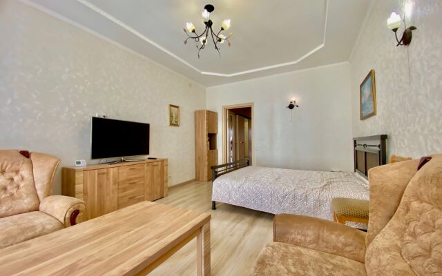 Serdtse Naberezhnoj Yaltyi Flat