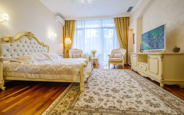 Апартаменты Роскошная квартира Классика с видом на парк