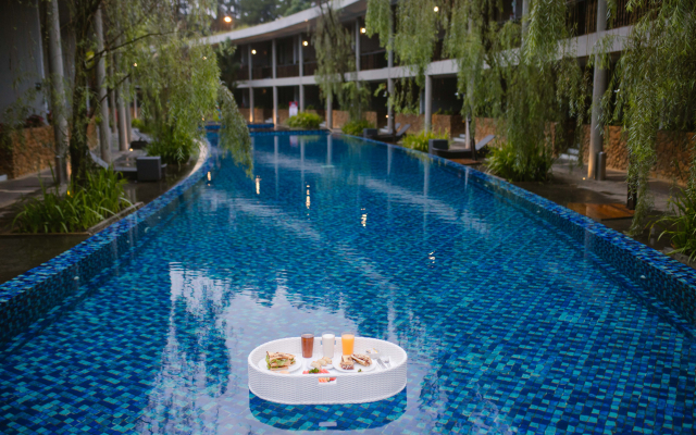 Neo+ Green Savana Hotel
