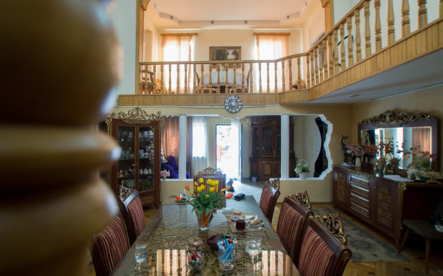 Rezo's Ranch Guest House