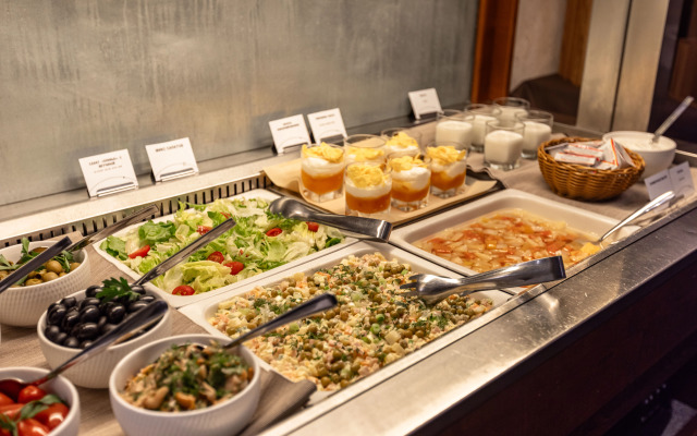 Azimut Park Hotel& SPA Repino