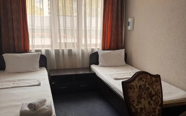 Отель Кавказ