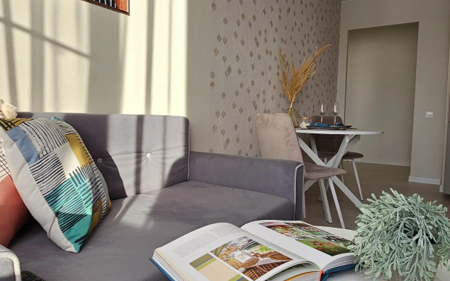 Svetlaya Uyutnaya S Sovremennym Remontom Flat