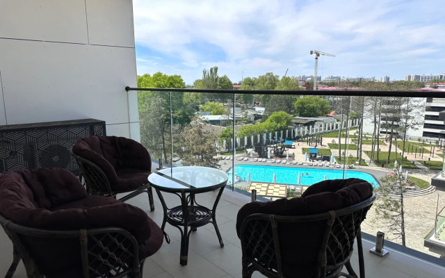 Du Soleil S Terrasoy I Vidom Na Basseyn Apartments