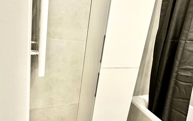 Lyuks S 2-Mya Balkonami I Dizaynerskim Remontom Flat