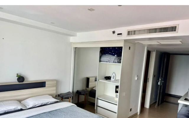 Апартаменты Centara Avenue Residence