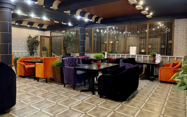 Bridge  Hotel