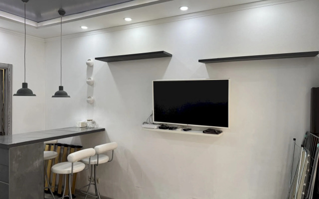 574 S Otdelnym Vkhodom I Mini-Kukhney Zhk Albatros Apartments