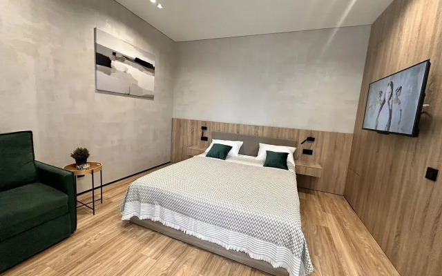 Na Vtorom Etazhe s Balkonom Apartments