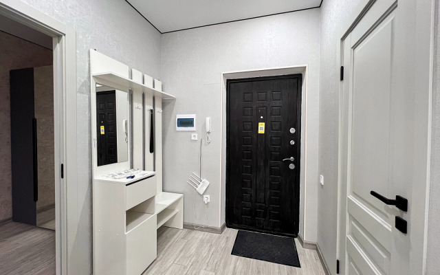 Apart Mv Na Sovestkoy 123/2 Apartment