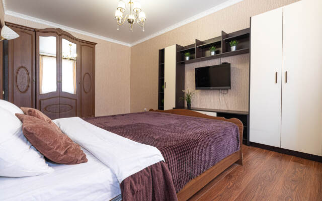 Апартаменты С Новым Ремонтом Возле Парка Галицкого