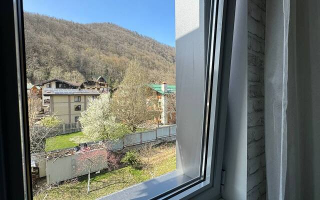 Квартира с отдельной спальней и видом на горы на Березовой 28/1 Я на море