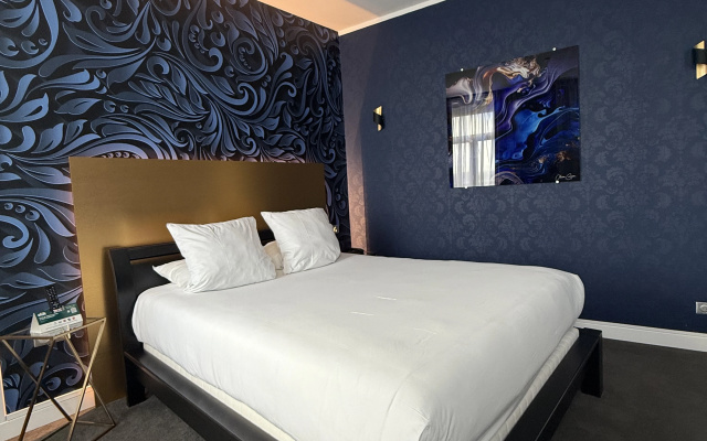 Hotel LOGIS Hôtel Borel