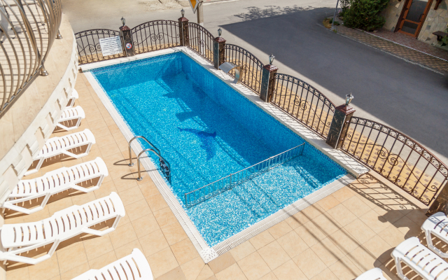 Natalya Guest House