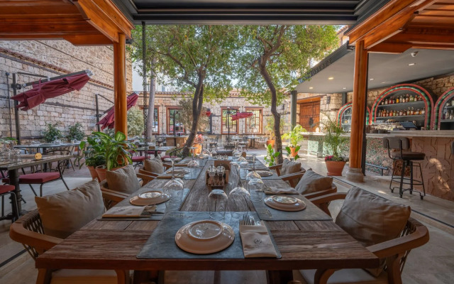 Belmondo Suites Hotel