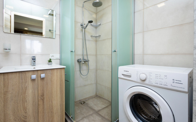 S Sovremennym Dizaynom Na Ulitse Kokhbatsi, Ko1617 Flat