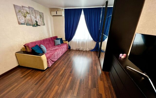Uyutnaya na Kolomenskoy Apartment