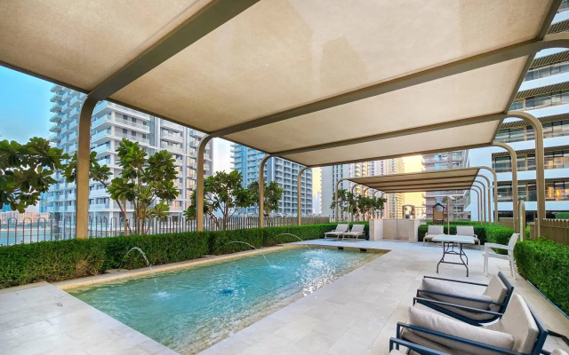 Keyrock Palm View Pool & Gym Access Apartments