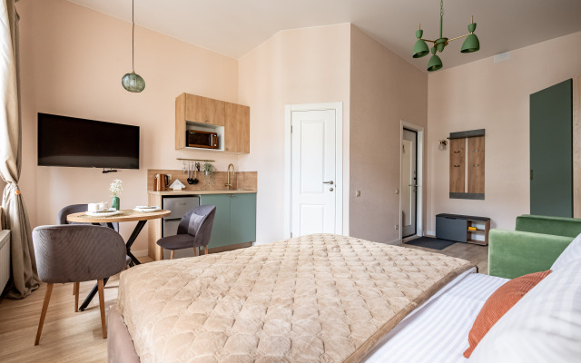 Квартира Яркая студия рядом с Невским Проспектом