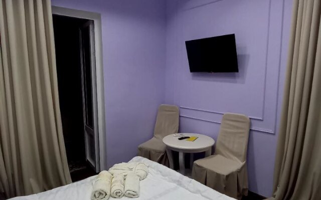 Uyut Hotel