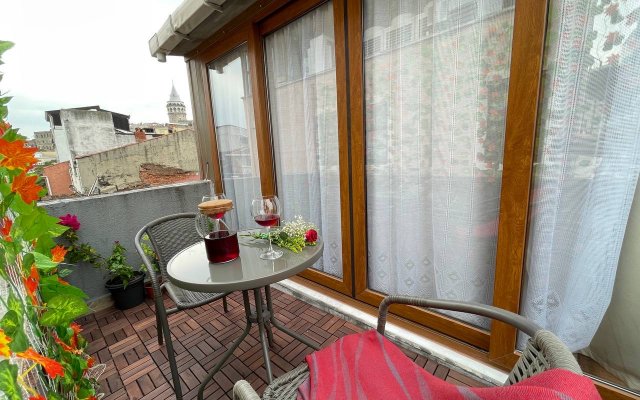 Апартаменты 1 Bedroom Apartment at Galata Istanbul with Shared Rooftop