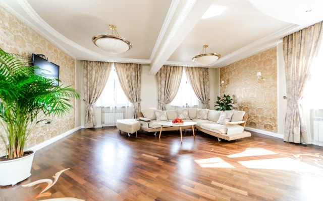 Versal'. Dvuhetazhnaya 6K na Kutuzovskom Flat