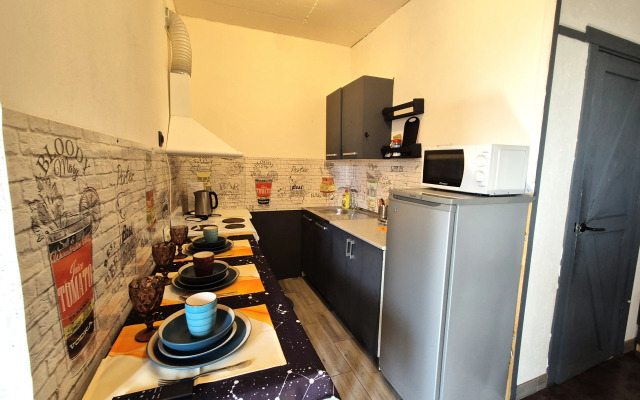 V Tsentre Pushkino Flat