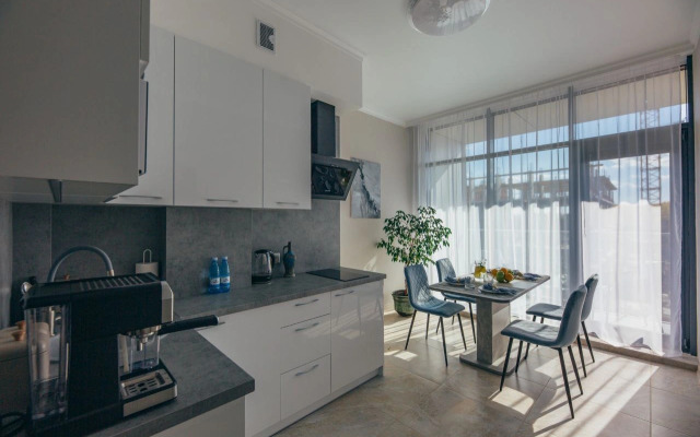 Na Pervoy Linii Flat