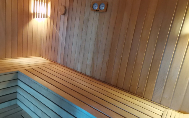 Частный дом на берегу моря с бассейном