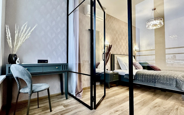 Dizaynerskiy 2-kh komnatny lyuks Flat