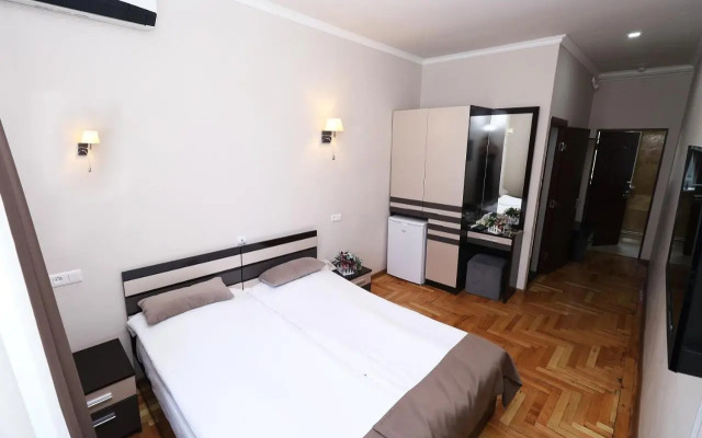 Tigran Mets Hotel