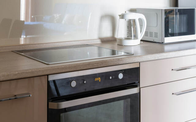 Apart Vl Na Naberezhnoy S Vidom Na More Apartments