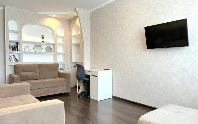 Dvukhkomnatnaya s balkonom na Pritomskom Flat
